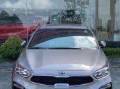 Kia Cerato Luxury, giảm tiền mặt, tặng bảo hiểm, tặng phụ kiện, có xe giao liền, hỗ trợ ngân hàng vay 80%