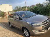 Cần bán Toyota Innova 2.0E 2018, màu nâu đồng