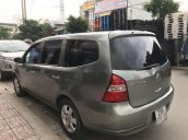 Gia đình bán xe Nissan Grand livina đời 2011, màu xám, máy êm ru