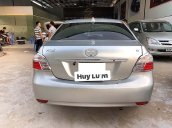 Bán Toyota Vios E năm sản xuất 2013, màu bạc số sàn, giá tốt