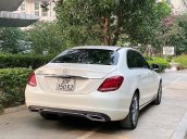 Cần bán Mercedes C200 đời 2017, màu trắng