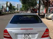 Cần bán gấp Mercedes-Benz C class C200 màu bạc xe máy chạy êm