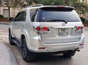 Bán Toyota Fortuner 4x2 AT đời 2015, màu bạc số tự động