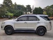 Bán Toyota Fortuner 4x2 AT đời 2015, màu bạc số tự động