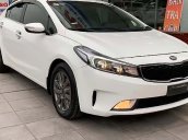 Bán Kia Cerato năm sản xuất 2016, màu trắng, số sàn