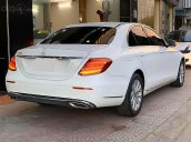 Bán Mercedes E200 sản xuất năm 2017, màu trắng như mới