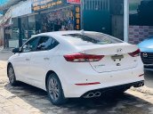 Cần bán lại xe Hyundai Elantra 1.6AT năm sản xuất 2017, màu trắng