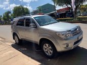 Cần bán lại Toyota Fortuner 2.5G đời 2011, màu bạc, giá chỉ 530 triệu