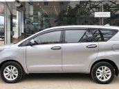 Bán Toyota Innova 2.0E MT 2017, full option, xe đẹp, giá tốt bán, có bảo hành