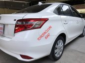 Cần bán xe Toyota Vios năm 2017, màu trắng như mới