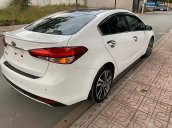 Cần bán xe Kia Cerato 1.6AT sản xuất năm 2018, màu trắng, giá tốt