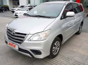 Cần bán lại xe Toyota Innova đời 2015, màu bạc chính chủ, 533tr