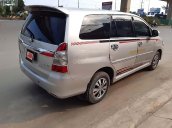 Cần bán lại xe Toyota Innova E năm sản xuất 2015, màu bạc