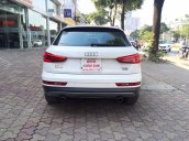 Bán Audi Q3 sản xuất 2016 màu trắng, nội thất đen, xe chủ sử dụng rất ít chất, xe gần như mới