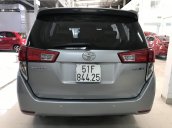 Bán Toyota Innova 2.0E màu bạc số sàn sản xuất cuối 2016 mẫu mới biển SG