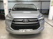 Bán Toyota Innova 2.0E màu bạc số sàn sản xuất cuối 2016 mẫu mới biển SG