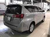 Bán Toyota Innova 2.0E màu bạc số sàn sản xuất cuối 2016 mẫu mới biển SG