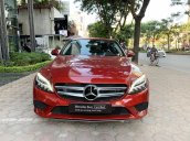 Cần bán xe Mercedes C200 2019, màu đỏ xe còn mới lắm