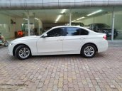 Cần bán BMW 320i năm sản xuất 2015, màu trắng, nhập khẩu