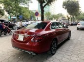 Cần bán xe Mercedes C200 2019, màu đỏ xe còn mới lắm