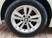 Cần bán BMW 320i năm sản xuất 2015, màu trắng, nhập khẩu