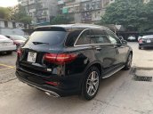 Chính chủ gửi bán xe Mercedes GLC 300 model 2019 màu đen, giá cực rẻ