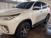 Cần bán xe Toyota Fortuner sản xuất năm 2019, màu trắng, xe nhập số sàn