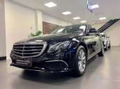 Bán Mercedes đời 2018, màu đen, giá tốt