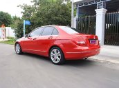 Cần bán xe Mercedes Benz C200 sản xuất 2011, màu đỏ xe gia đình