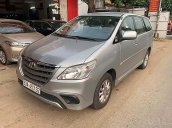 Bán Toyota Innova 2.0E năm 2015, màu kem (be), xe gia đình