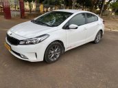 Cần bán Kia Cerato 1.6 MT sản xuất năm 2017, màu trắng, số sàn  