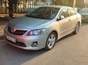 Bán Toyota Corolla Altis đời 2011, màu bạc xe còn mới lắm