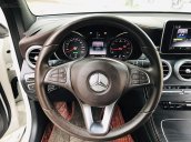 Cần bán xe Mercedes GLC 300 AMG đời 2017, màu trắng