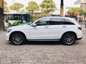 Cần bán xe Mercedes GLC 300 AMG đời 2017, màu trắng