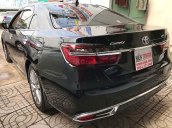 Bán ô tô Toyota Camry sản xuất 2018, màu đen xe còn mới nguyên