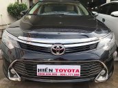 Bán ô tô Toyota Camry sản xuất 2018, màu đen xe còn mới nguyên