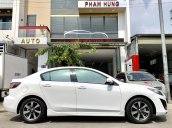 Cần bán gấp Mazda 3 màu trắng