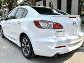 Cần bán gấp Mazda 3 màu trắng