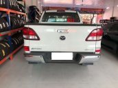Cần bán Mazda BT 50 2.2L 4x4 MT đời 2018, màu trắng, nhập khẩu, số sàn 