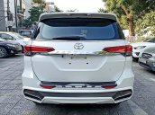 Cần bán xe Toyota Fortuner đời 2018, màu trắng, nhập khẩu  