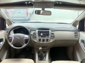 Cần bán xe Toyota Innova 2.0E 2015, màu bạc