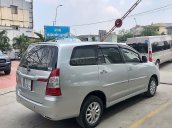 Cần bán xe Toyota Innova 2.0E 2015, màu bạc