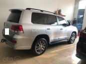 Bán ô tô Toyota Land Cruiser VX 2016, màu bạc đăng ký công ty, một chủ từ đầu