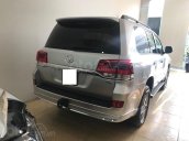 Bán ô tô Toyota Land Cruiser VX 2016, màu bạc đăng ký công ty, một chủ từ đầu