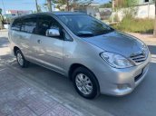 Bán xe Toyota Innova sản xuất năm 2010, màu bạc xe còn mới nguyên