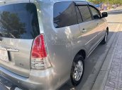 Bán xe Toyota Innova sản xuất năm 2010, màu bạc xe còn mới nguyên