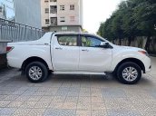 Cần bán Mazda BT 50 sản xuất năm 2015, màu trắng, nhập khẩu