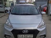 Bán ô tô Hyundai Grand i10 đời 2019, màu bạc, xe còn mới lắm