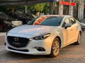 Cần bán lại xe Mazda 3 1.5 AT năm sản xuất 2017, màu trắng xe còn mới lắm