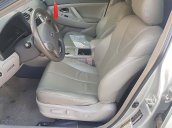 Cần bán xe Toyota Camry LE năm 2006, màu bạc, nhập khẩu